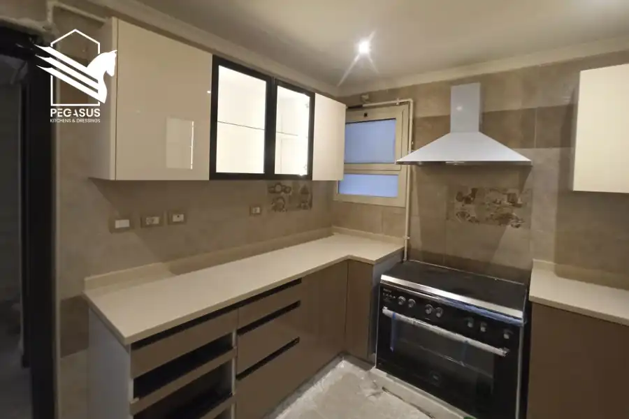 الألوان اللامعة