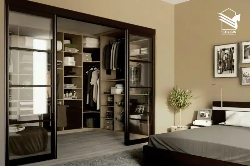 دريسنج روم الشكل المفتوح مع باب منزلق