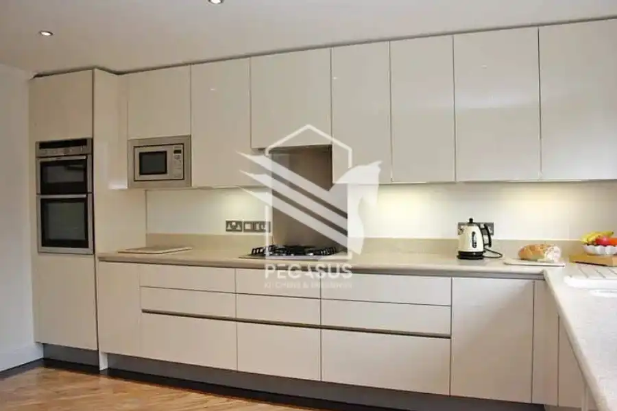 مطابخ أكريليك أبيض