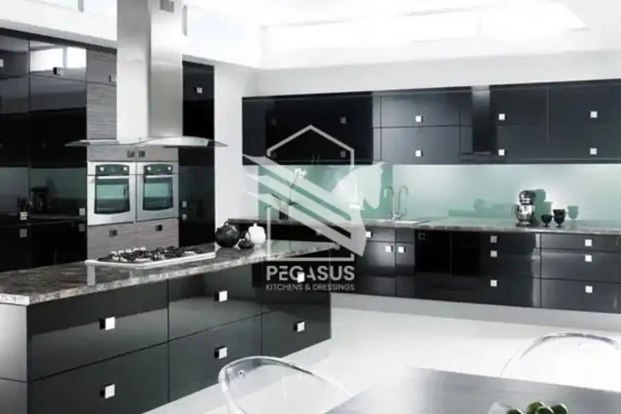 مطابخ أكريليك أسود