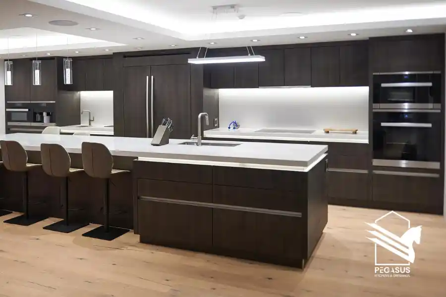 مطابخ الألوان الخشبية