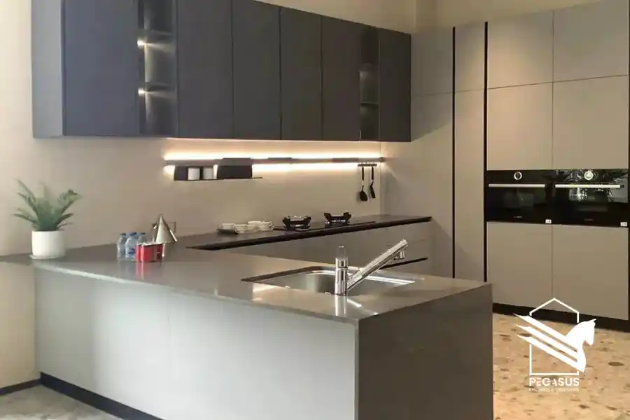 مطابخ الألوان المعدنية