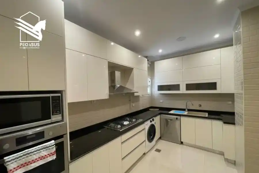 مطبخ أوف وايت