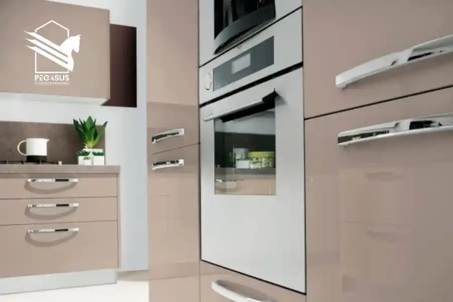 مقابض ابواب المطبخ الفضي