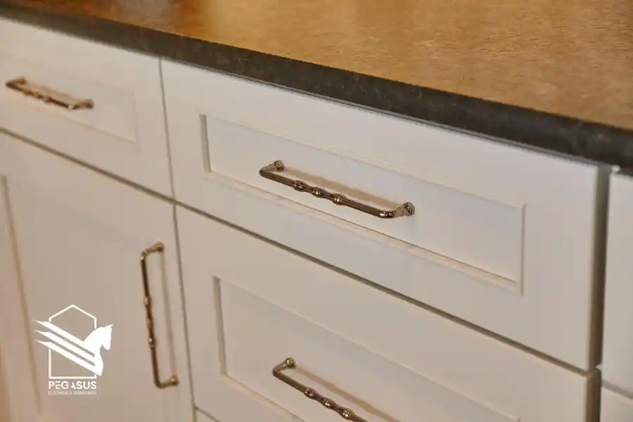 مقابض ابواب المطبخ النحاسي